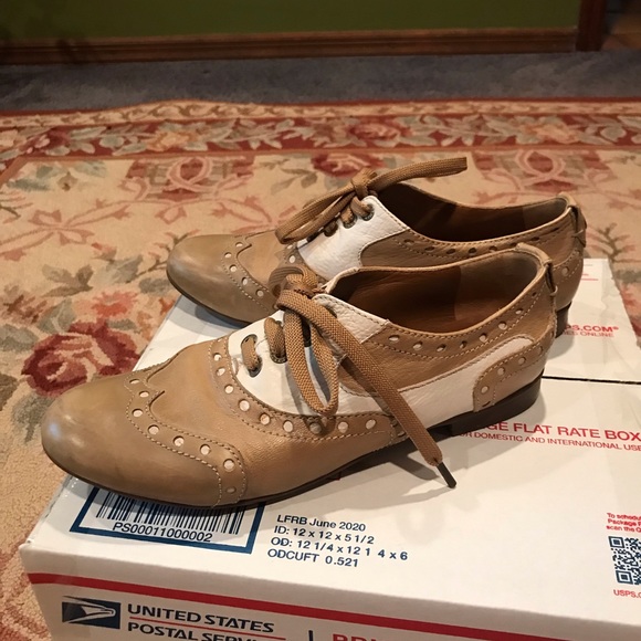 RINALDI LEATHER SHOES 9.5 MEDIUM ($169. When purchased) - Picture 4 of 11